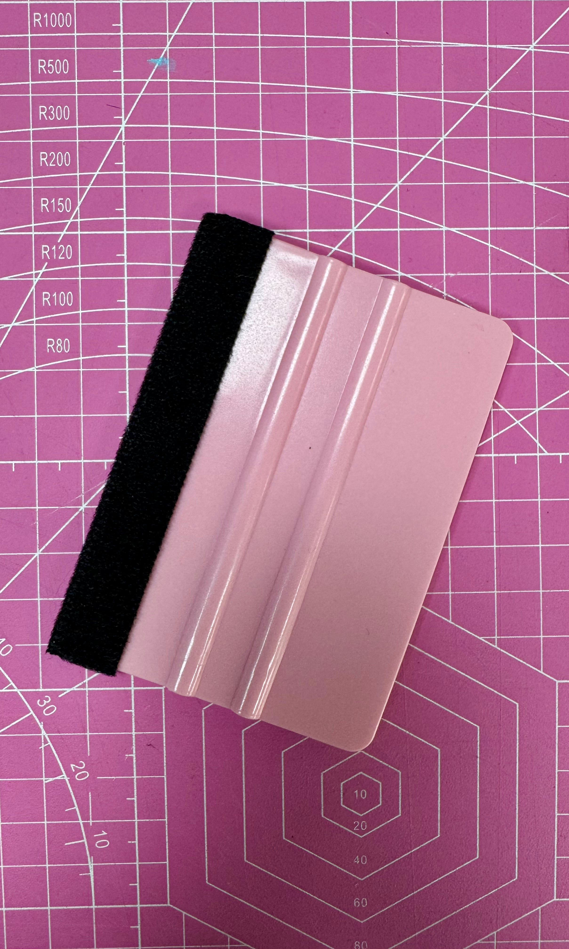 Paleta Plástica con Borde Felpa 10 cm Rosada