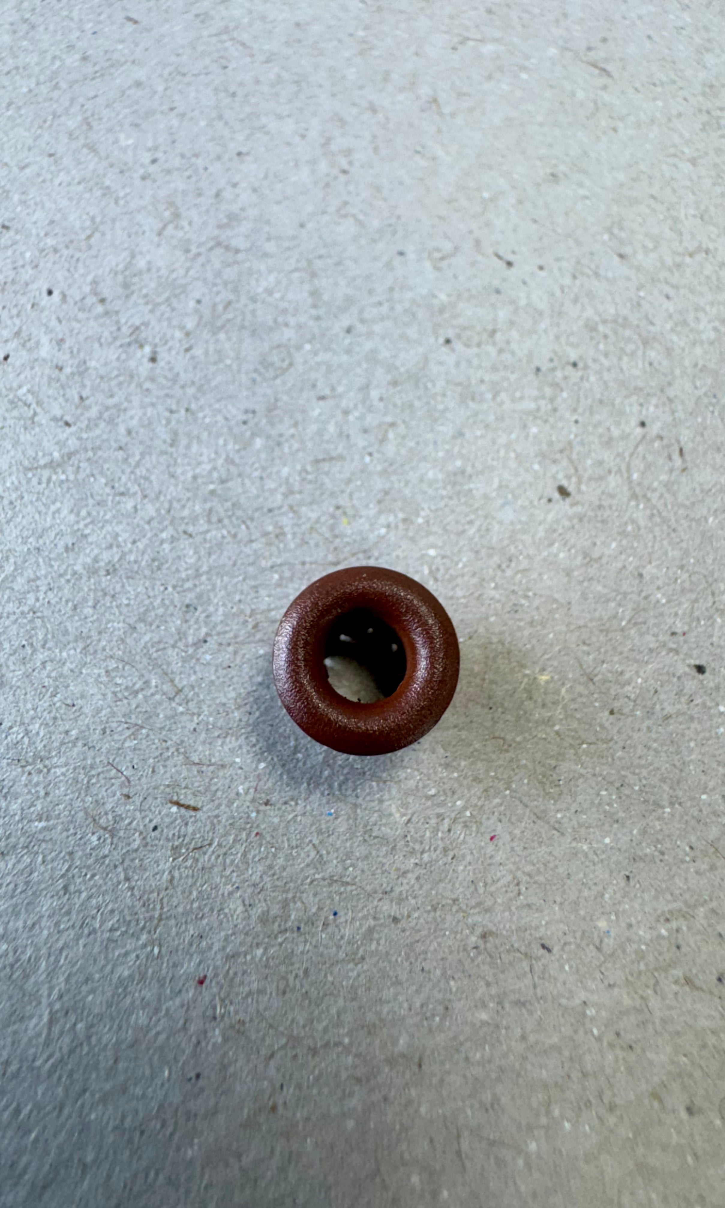 Ojetillo Metálico Café 4MM 14 grs